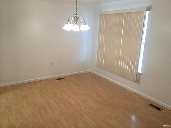 5th image of 2930 Thomas St