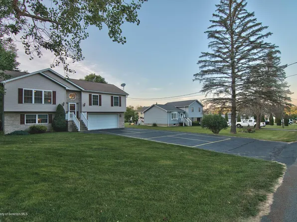 42 Buena Vista Dr #L24, Covington Township, PA 18444