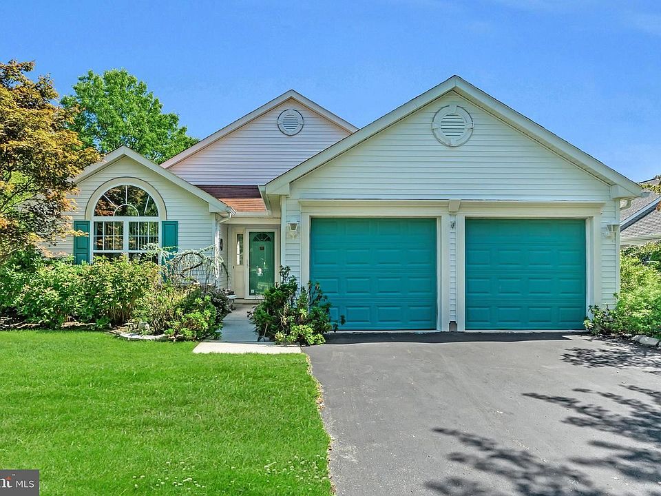 1st image of 2 Rosewood Ct