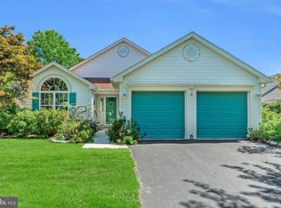 2 Rosewood Ct, Lakewood, NJ 08701