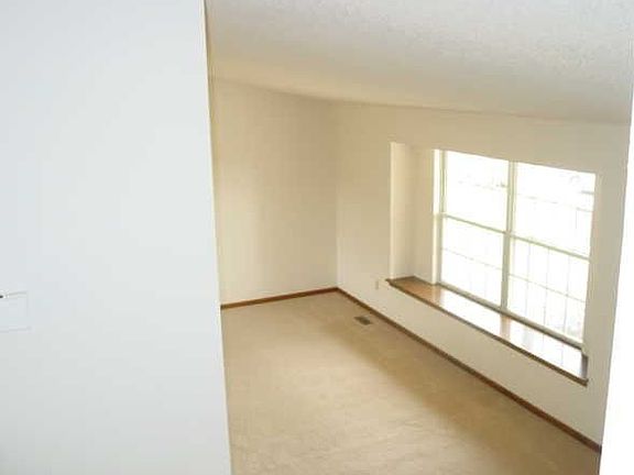 4th image of 559 Tamarron Dr