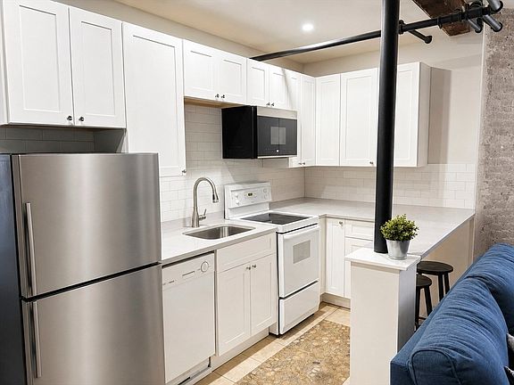 2nd image of 147 Winthrop Rd APT 2