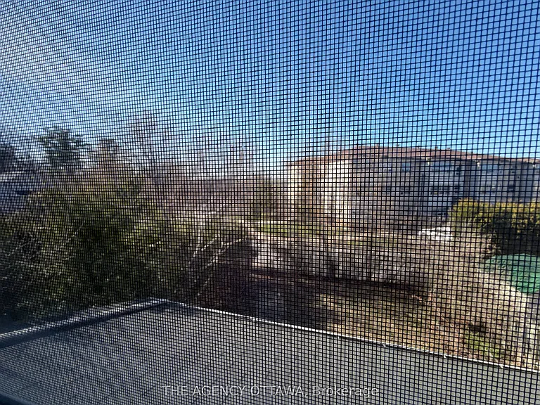 6351 Saint Louis Dr — Photo 23