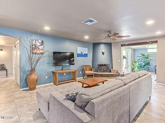 4th image of 7581 E La Cienega Dr