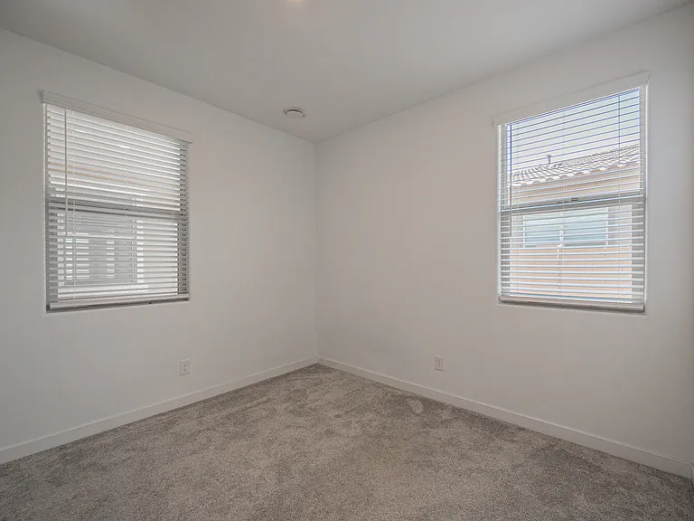 4607 S 111th Dr — Photo 21