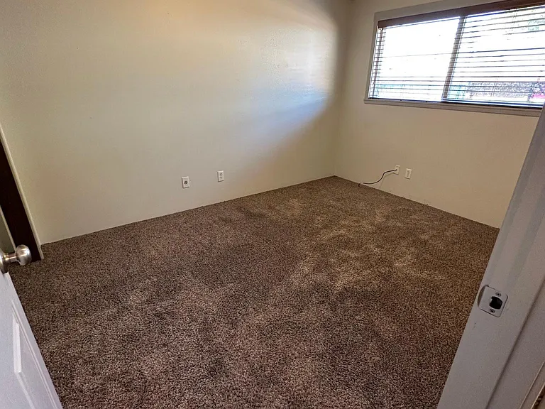 207 Washington St — Photo 12