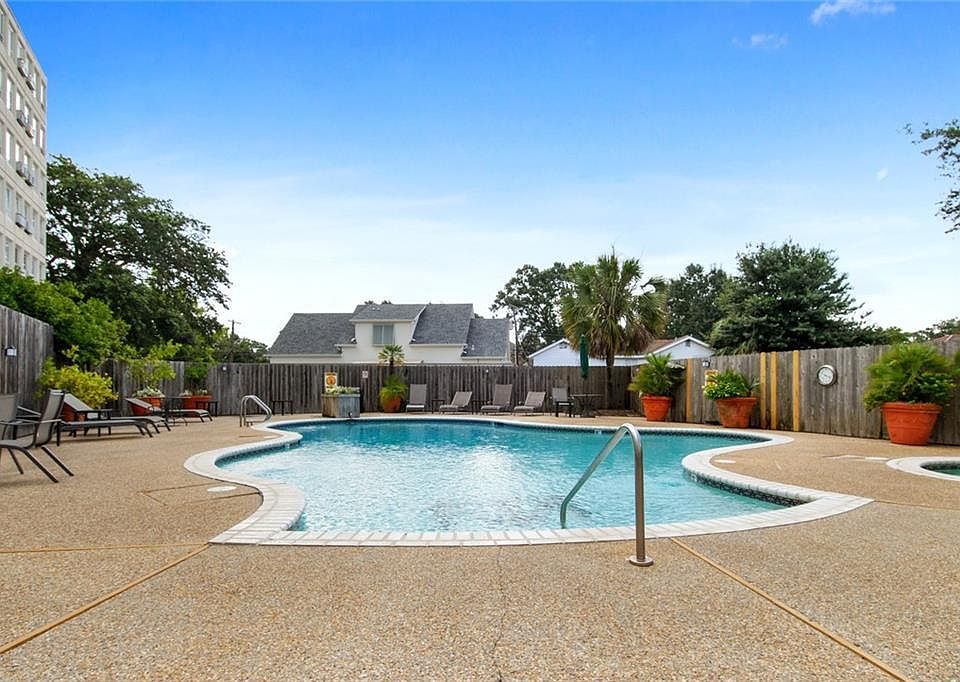2nd image of 401 Metairie Rd APT 414
