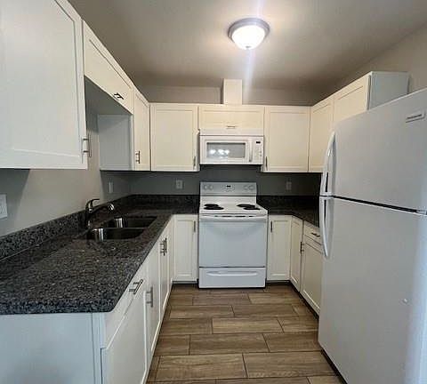 3rd image of 825 N Mississippi St #D