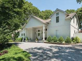 24 Kennedy Dr, Southampton, NY 11968