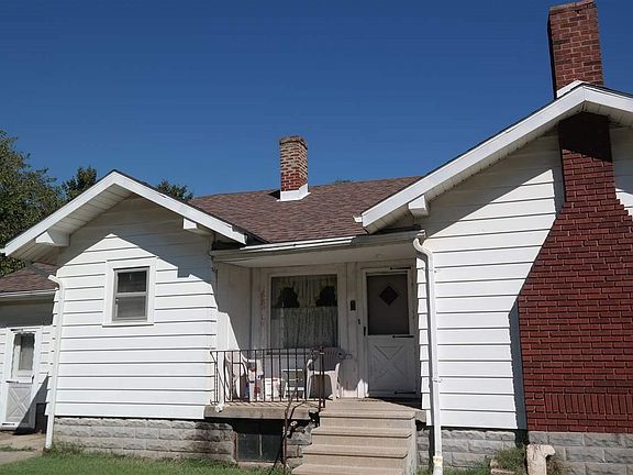 4th image of 200 N Brown Ave