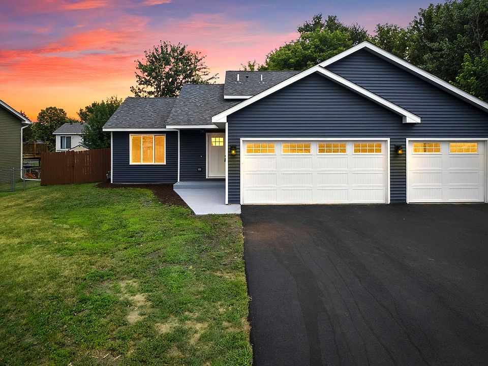 1st image of 808 5th Ave SW