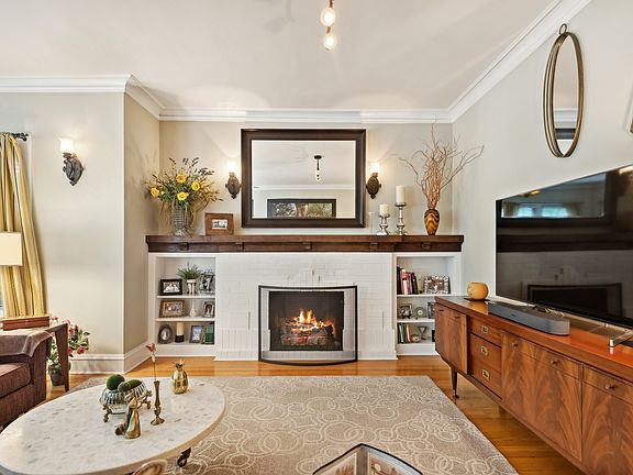 5th image of 4907 N Talman Ave