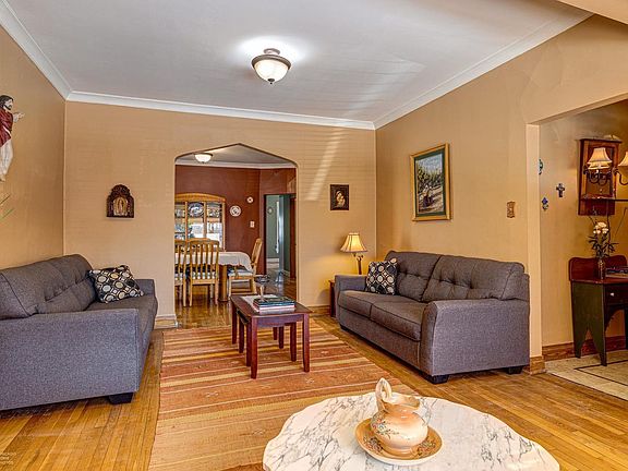 5th image of 5038 W Waveland Ave