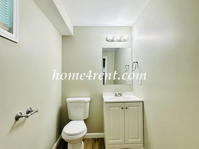 7421 Hardy Ave — Photo 37