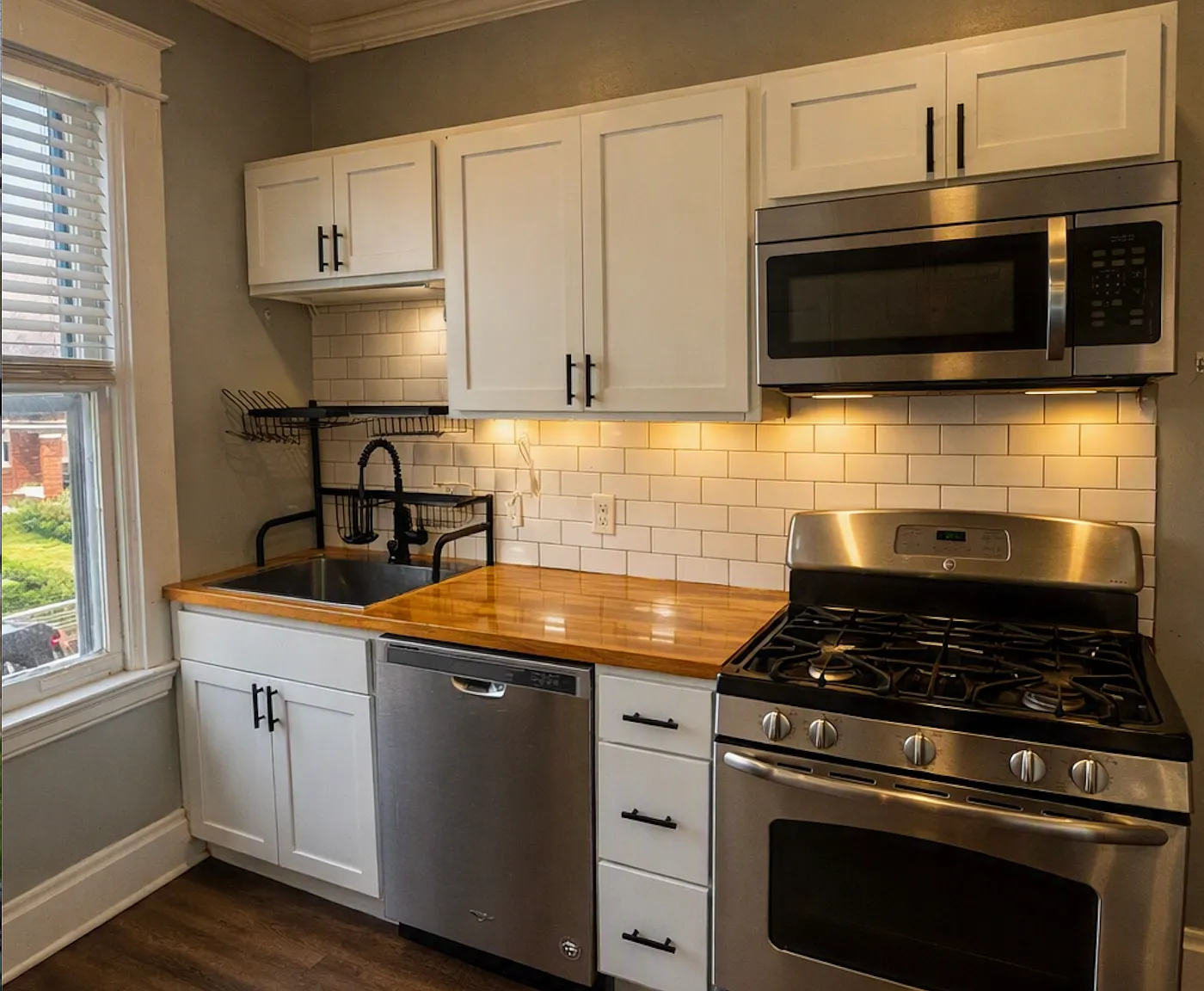 2 bed, 1000 sqft, $1,395 — Photo 2