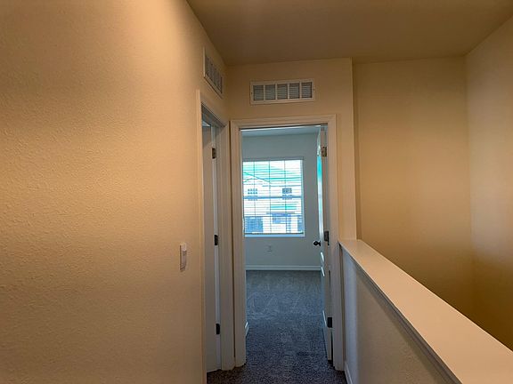 4th image of 1499 Isleta Loop