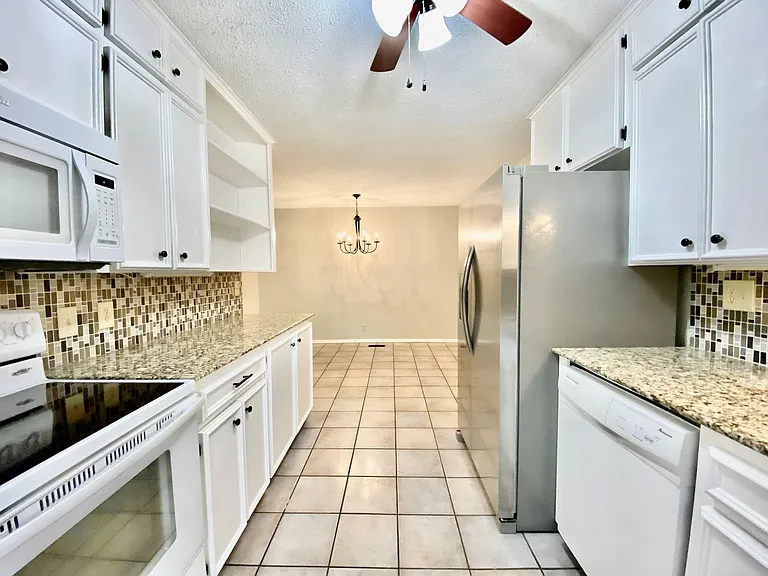6367 S 29th West Pl — Photo 9