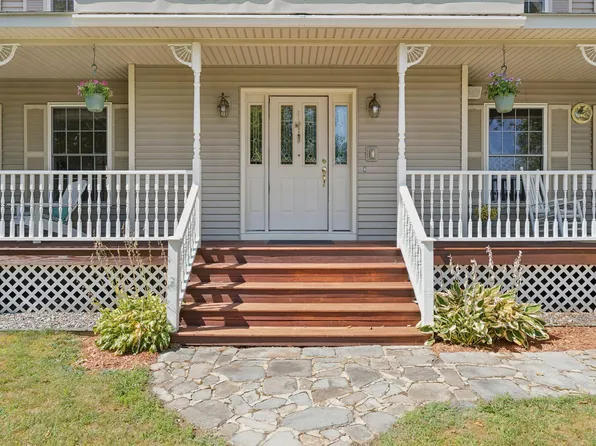 111 Daggett Drive, Raymond, ME 04071