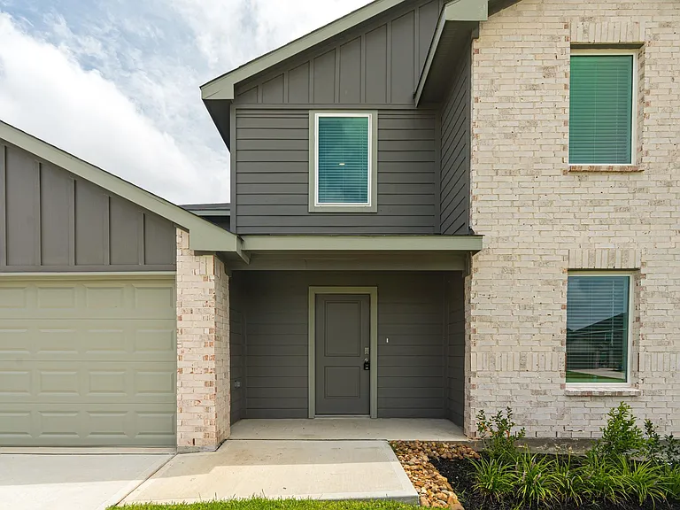 40818 Hawthorne Glades St — Photo 4