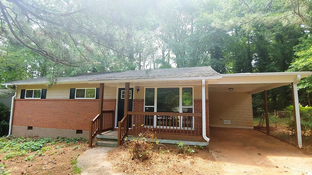 Move-In Ready! 3 Bedroom ranch style home in Decatur! — Photo 1