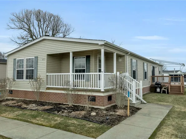 4665 Cotherstone Cir, Clarence, NY 14031