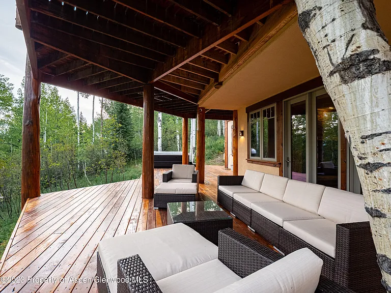 40 Maple Ridge Ln — Photo 31