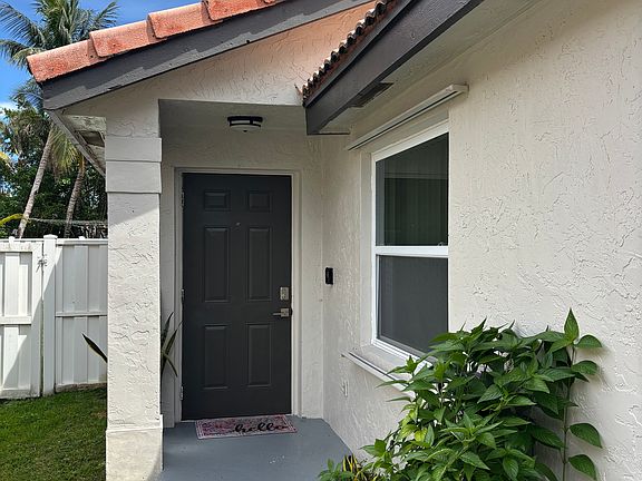 3rd image of 1937 SW 177th Ave