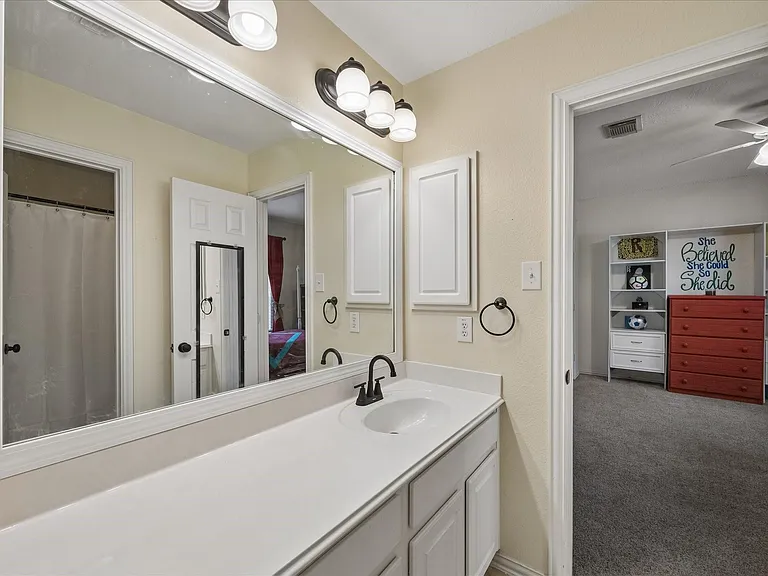 1125 Shady Knoll Ln — Photo 26