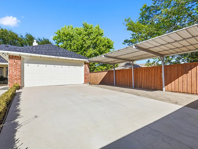 2720 Wild Grove Ln — Photo 41
