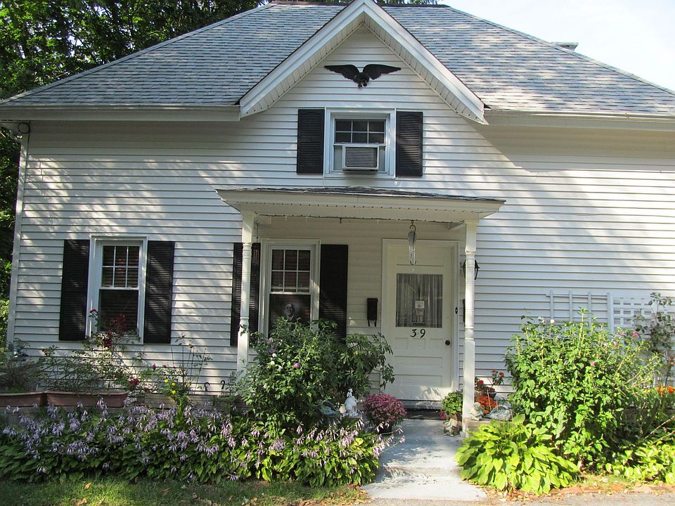 1st image of 39 Highland Ave #2