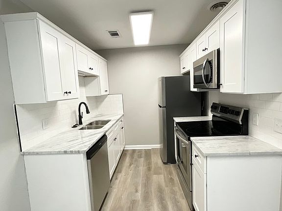 4th image of 709-713 Melody Ln #C4