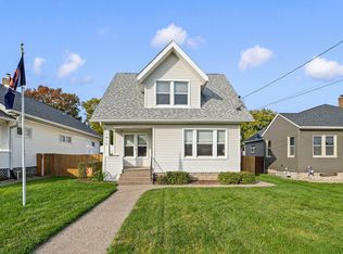 1917 32nd St, Moline, IL 61265