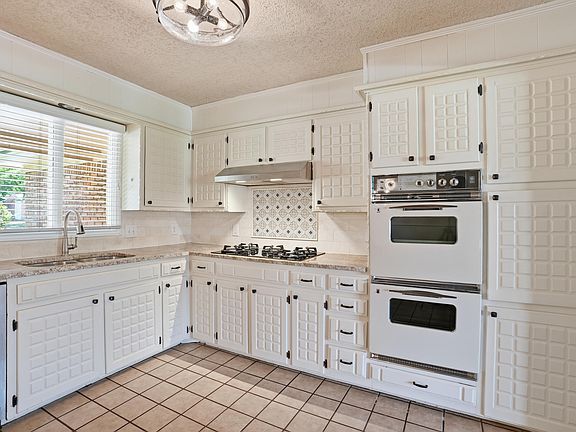 4th image of 5318 77th St
