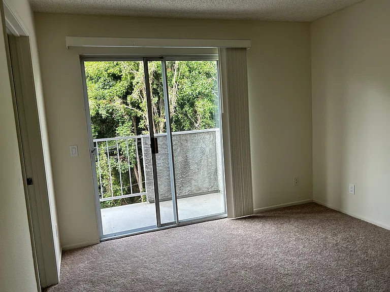 1540 S Centinela Ave #108 — Photo 4
