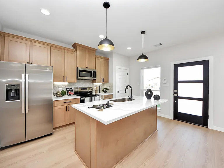 9824 Nedwald St — Photo 17