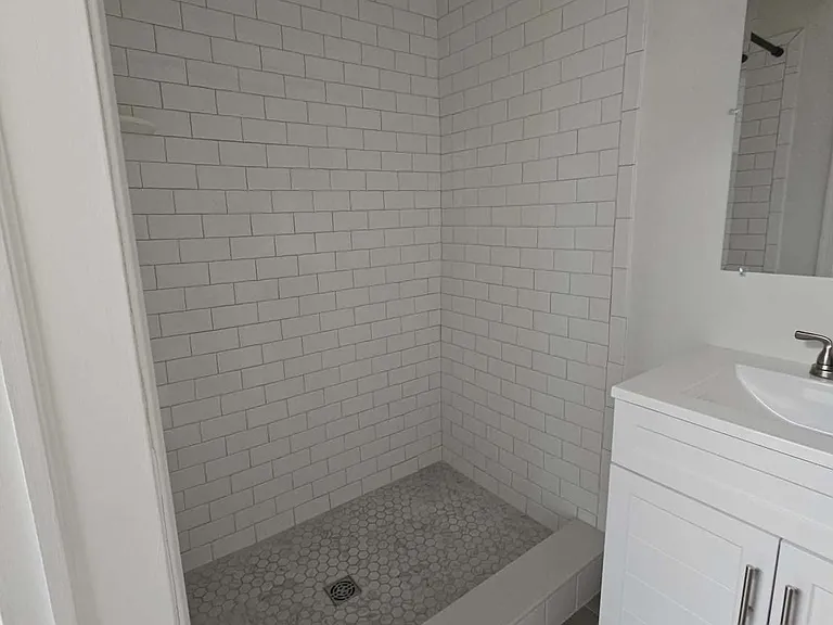 41 W Temple Ave #A2 — Photo 8