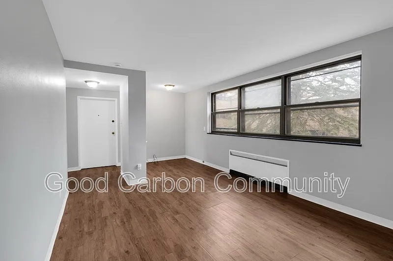 1 bed, 1.0 bath, $1,175 — Photo 2