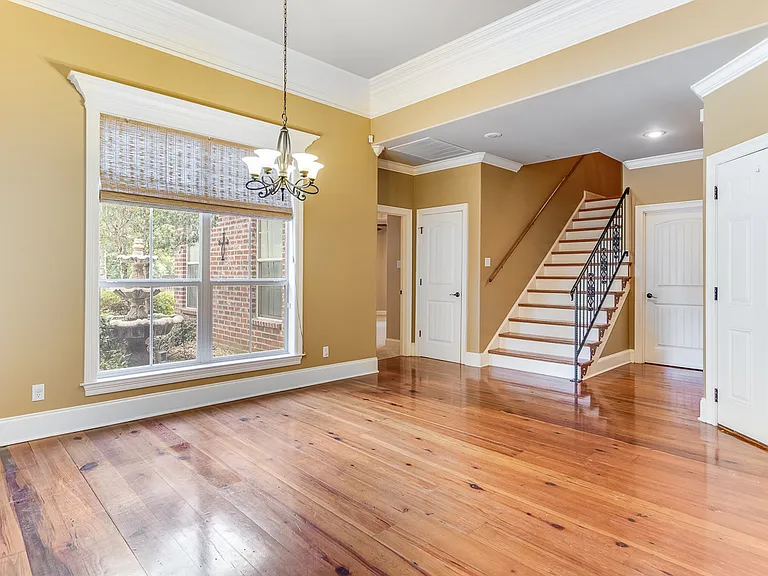 117 Maple Grove Ln — Photo 4
