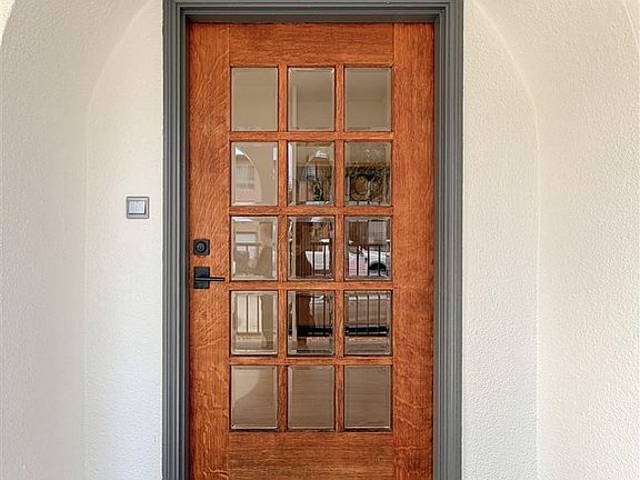 5th image of 1668 Arch St