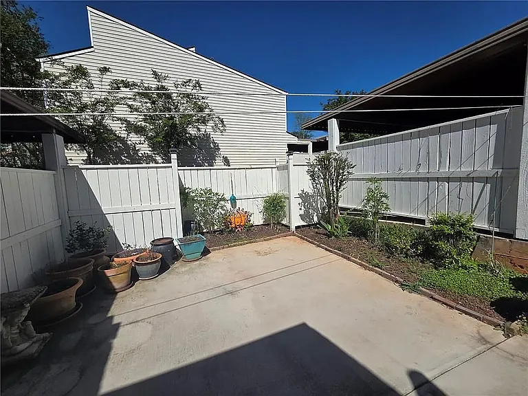 603 Serramonte Dr — Photo 12