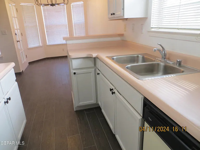 7115 Oval Rock Dr — Photo 7