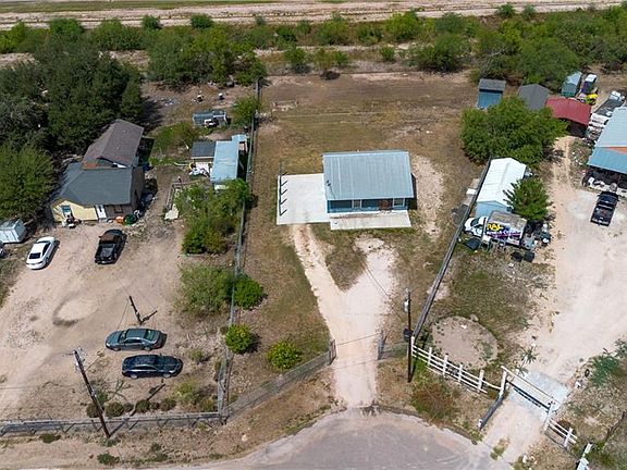 2nd image of 904 Apache Cir N