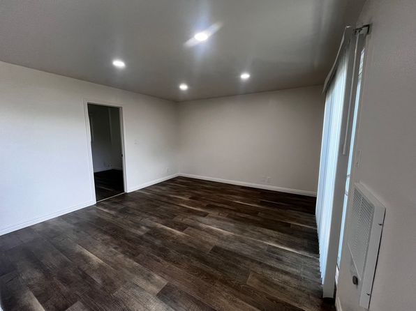 1300 Edgewood Way #206