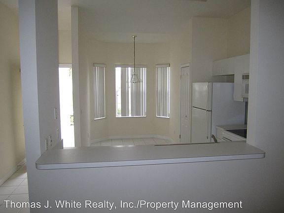 3rd image of 487 NW Casanova Cir