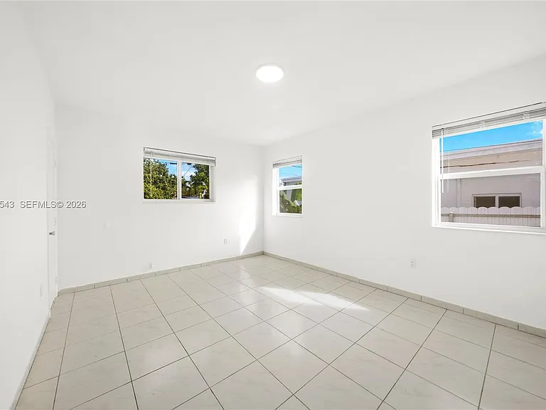 1271 NE 159th St — Photo 9