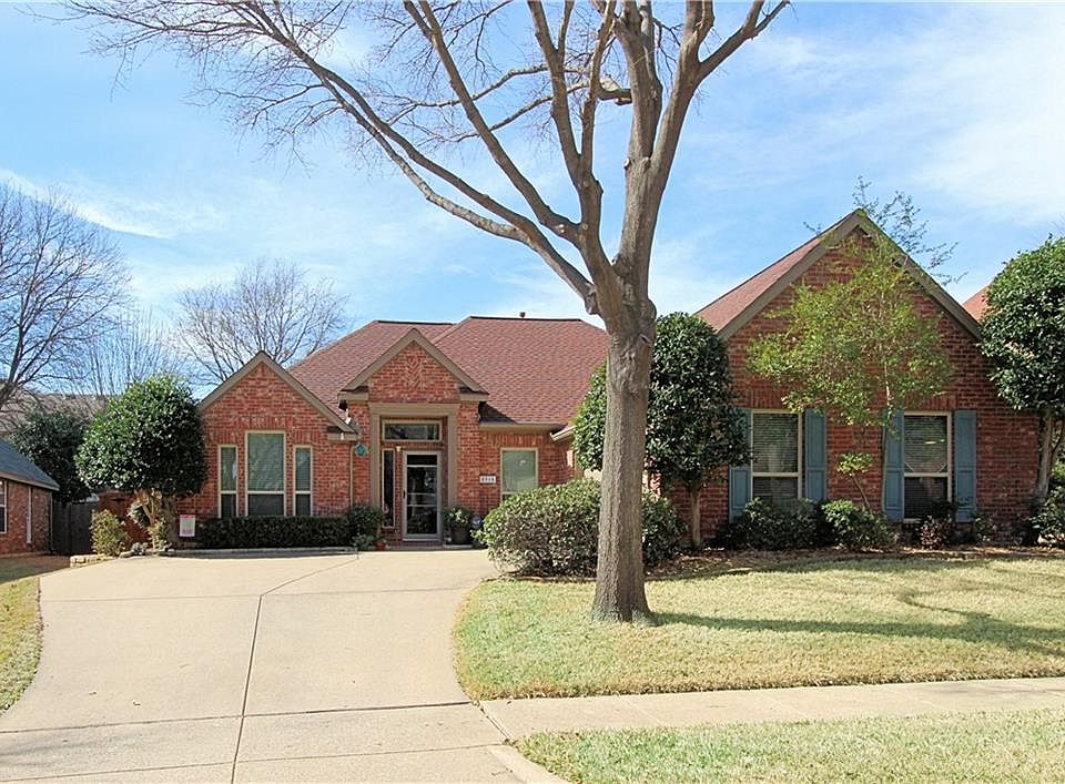 1st image of 2713 Lakehollow Ln
