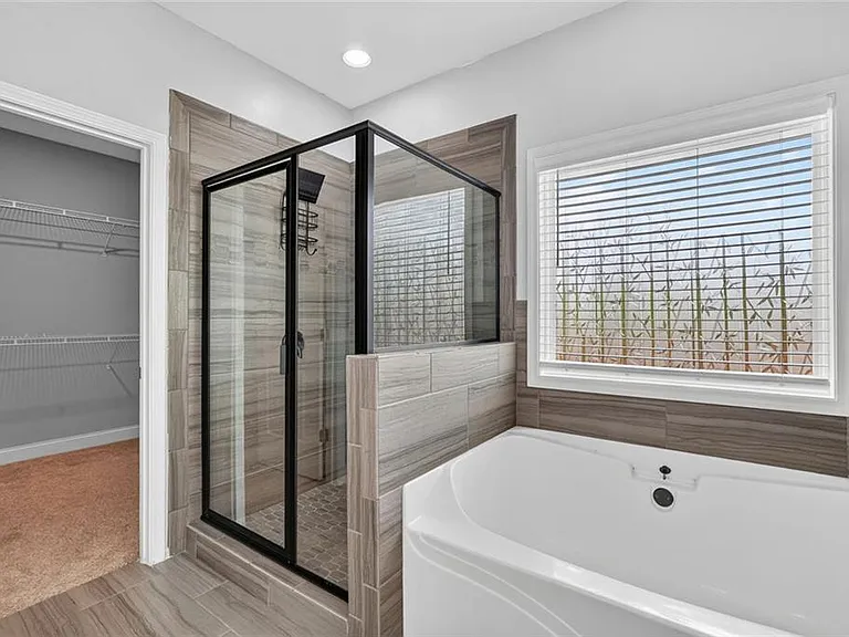 80 Whitley Ct — Photo 22