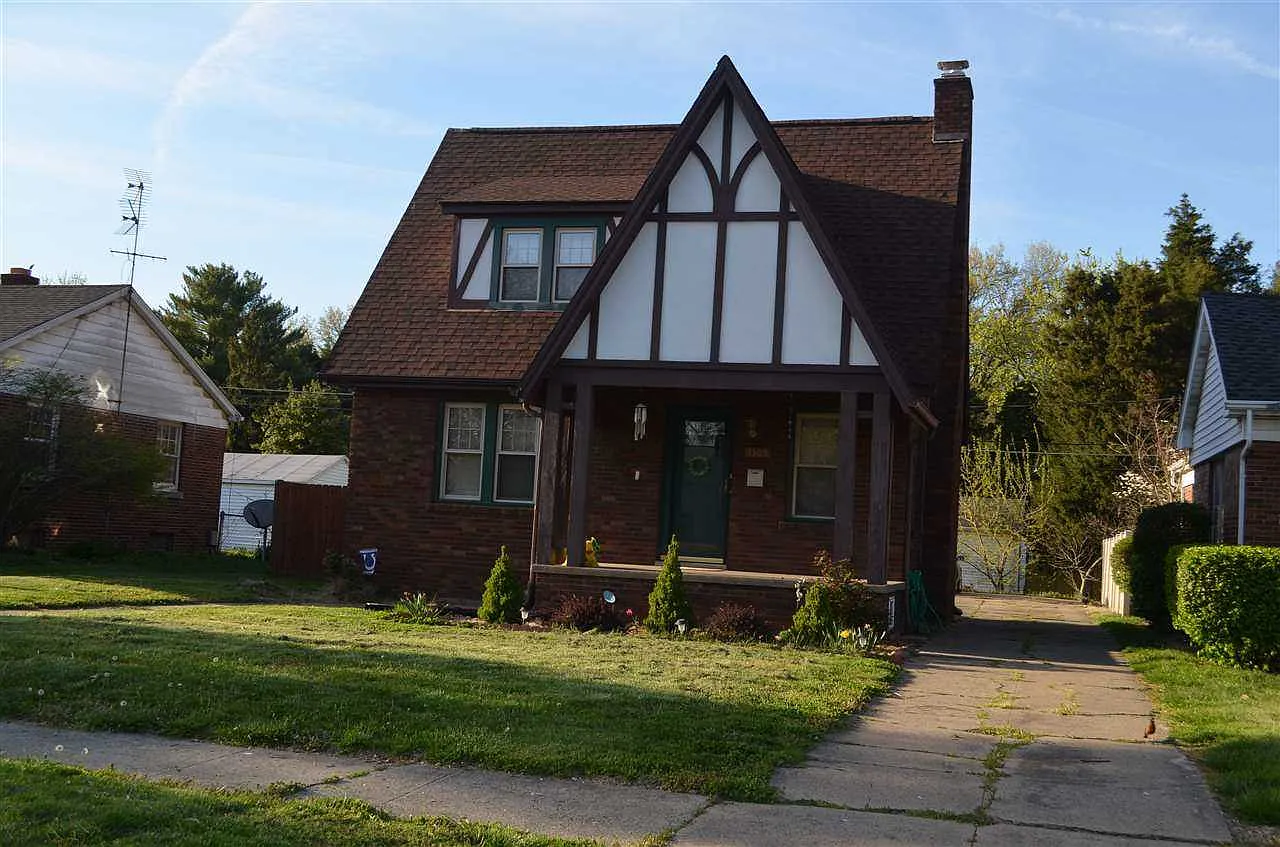 1306 Ravenswood Dr photo 1