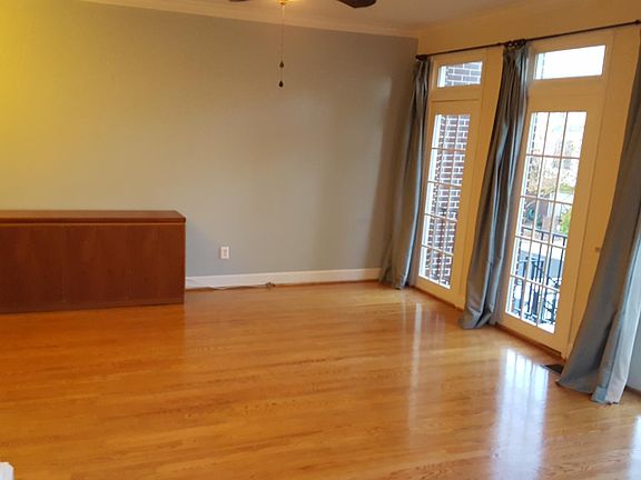4th image of 3800 Charles Ave
