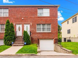 5 Wells Park Dr #2, Yonkers, NY 10705